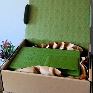 Mens Gucci Sneakers- Ace GG Supreme Bee